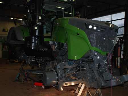 Værksted med Fendt skovtraktor | TBS Maskinpower