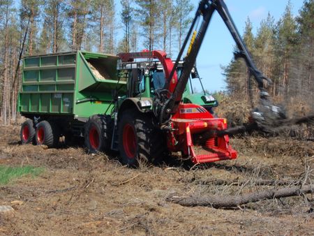 Fendt skovtraktor med vogn, flishugger til traktor, | TBS Maskinpower